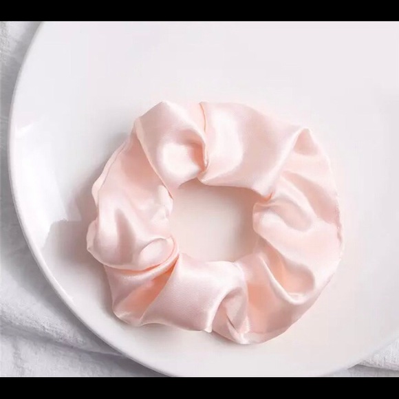 Scrunchies - Picture 5 of 8